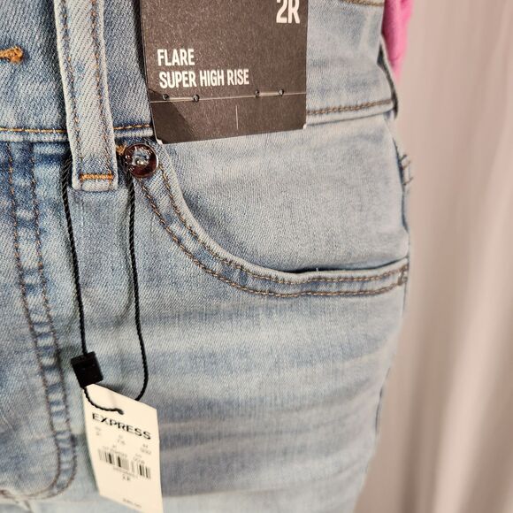 EXPRESS Jeans Womens 2R Flare Super High Rise Light Wash Zip Front Blue NWT - Picture 3 of 8